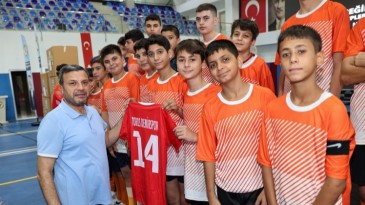 YÜREĞİR BELEDİYESİ’NDEN AMATÖRLERE GÜÇ KATACAK DESTEK