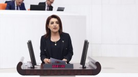 GÜLCAN KIŞ: “TÜRKİYE’DE GEÇİMİN ADI: KREDİ KARTI”