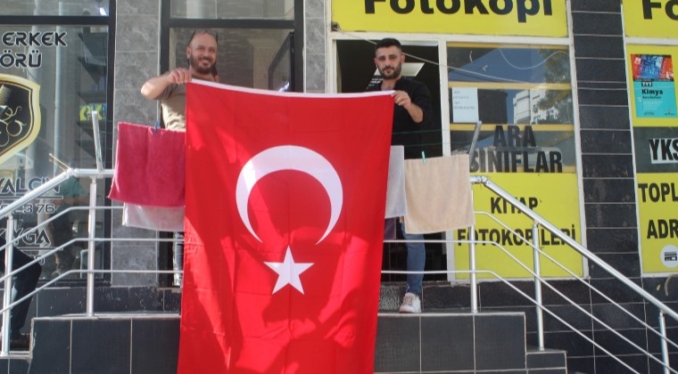 ÇUKUROVA BAYRAKLARLA DONATILIYOR