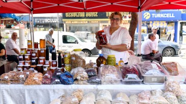 BÜYÜKŞEHİR, MUT İLÇESİNDEKİ ÜRETİCİ KADINLARI MERKEZDE AĞIRLADI
