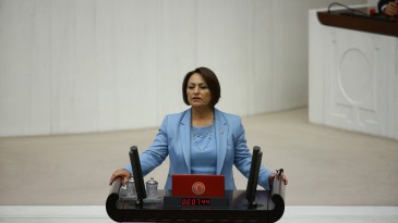 ÖĞRENCİLER YÖK ENGELİNE TAKILDI!