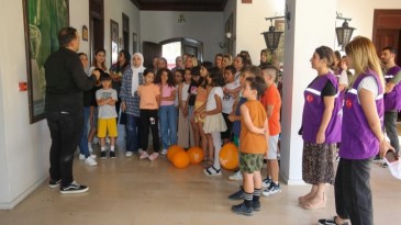 CUMHURİYETİN 100. YILINA ÖZEL “ÇOCUKLARA ADANA GEZİSİ” DÜZENLEDİ