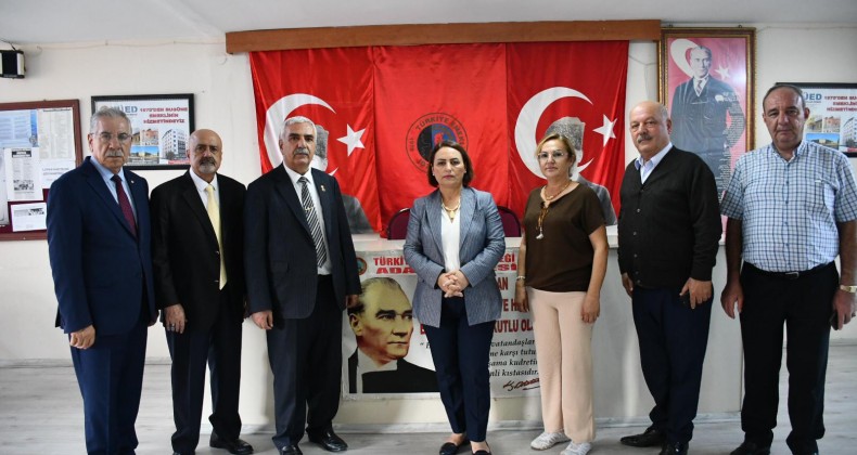 EMEKLİLER, ATEŞ PÜSKÜRDÜ