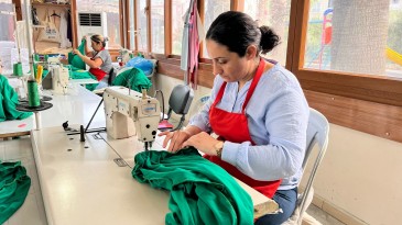 CEYHAN BELEDİYESİ ÜRETİYOR, TAMİR EDİYOR, ONARIYOR