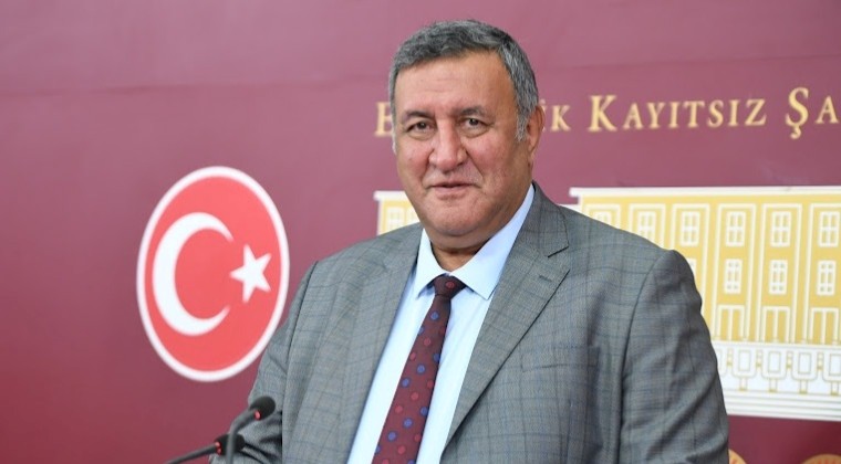 GÜRER: “SEYYAR SATICILAR SOSYAL GÜVENLİK SİSTEMİNE DAHİL EDİLMELİ”