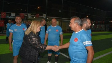 BAŞKAN HÜLYA ERDEM MUHTARLAR MAÇINDA