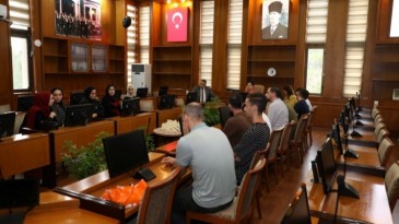 REKTÖR PROF. DR. TUNCEL FİLİSTİNLİ ÖĞRENCİLERLE BİR ARAYA GELDİ