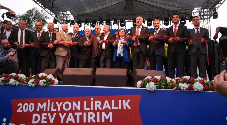 ŞAKİRPAŞA ALT GEÇİDİ’NİN AÇILIŞI MUHTEŞEM BİR TÖRENLE VE SABAHAT AKKİRAZ KONSERİYLE YAPILDI