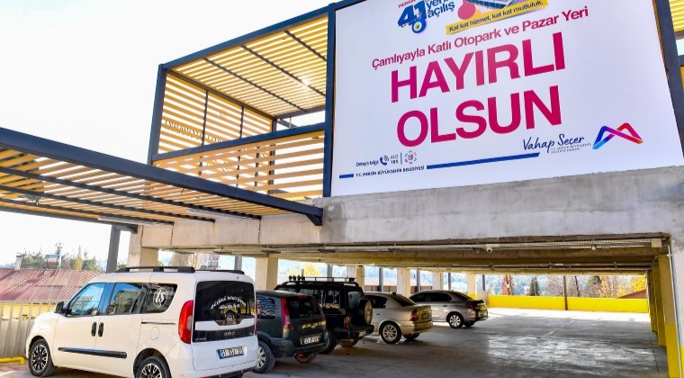 ÇAMLIYAYLA KATLI OTOPARKI’NA İLÇE HALKINDAN TAM NOT