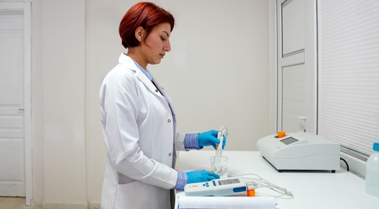 MESKİ SİLİFKE ATIK SU ARITMA TESİSİNDE SON TEKNOLOJİ LABORATUVAR DEVREYE ALDI