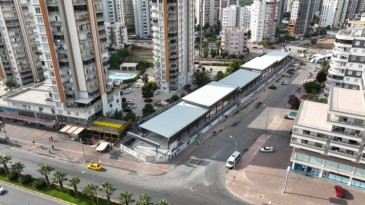 BÜYÜKŞEHİR, ÜNİVERSİTE CADDESİ’NE YAKIŞIR BİR PAZAR YERİ İNŞA ETTİ