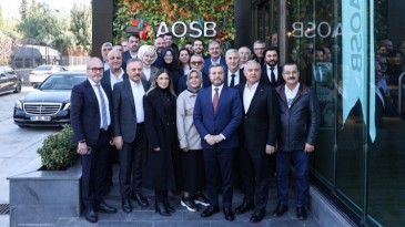 BAŞKAN KOCAİSPİR AOSB’DE SANAYİCİLERLE BİR ARAYA GELDİ