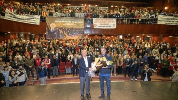 BAŞKAN AKAY’A İŞÇİLERDEN SEVGİ SELİ