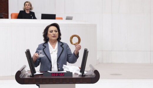 MÜZEYYEN ŞEVKİN AÇIKLADI: ZEYTİNİN TANESİ 2 LİRA OLDU!