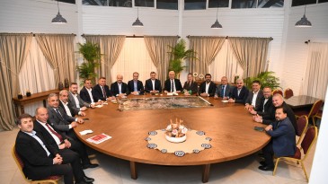 KOCAİSPİR: “BİRLİKTE KAZANACAĞIZ ADANA KAZANACAK”