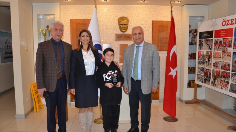 MİLLİ MARŞIMIZ’IN KABULÜNÜN 103. YILINDA FİNAL’E BİRİNCİLİK ÖDÜLÜ