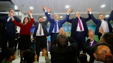 ÇELİK VE NACAR’DAN COŞKULU MİTİNG