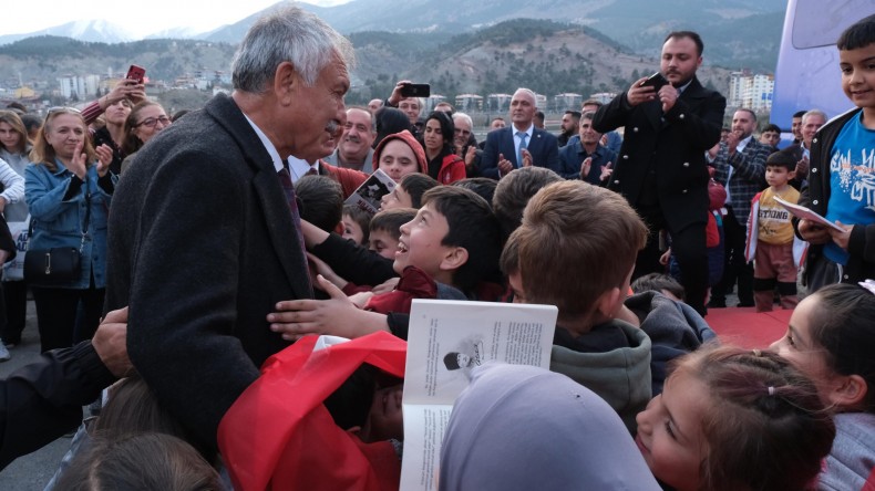 POZANTI’DA GÖNÜLLERDE DE DİLLERDE DE ZEYDAN KARALAR VAR