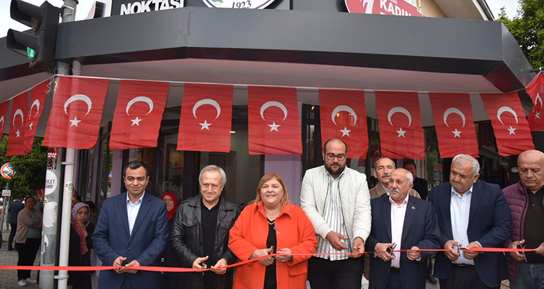 CEYHAN, HÜLYA BAŞKANLA AÇILIŞLARA DOYMUYOR