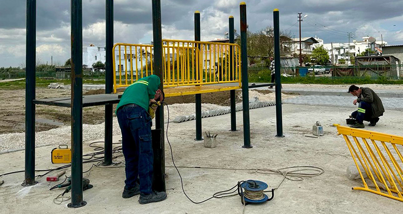 CEYHAN, HÜLYA ANNESİYLE BİR PARK DAHA KAZANIYOR