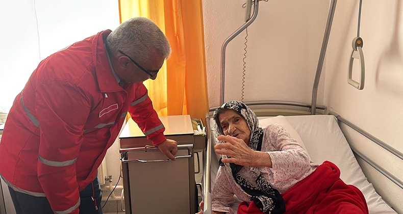 KIZILAY, ÜÇ KITADA İFTAR VERİYOR