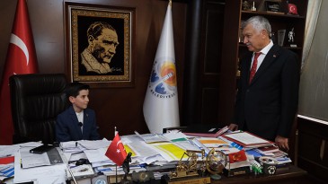 ZEYDAN BAŞKAN MAKAMINI MİNİK ATA’YA TESLİM ETTİ