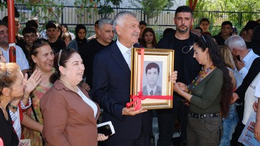 ZEYDAN KARALAR MEZUN OLDUĞU OKULDA DUYGULU ANLAR YAŞADI
