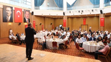 BAŞKAN DEMİRÇALI MUHTARLARLA KAHVALTIDA BULUŞTU