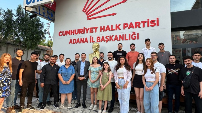 18 YAŞINI DOLDURAN 50 GENÇ CHP’YE ÜYE OLDU