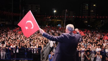 MEŞALELİ YÜRÜYÜŞ İYİLEŞTİRDİ, GRİPİN COŞTURDU