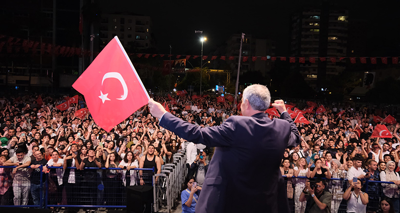 MEŞALELİ YÜRÜYÜŞ İYİLEŞTİRDİ, GRİPİN COŞTURDU