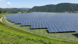 ÜNİVERSİTEDE YENİLENEBİLİR ENERJİ ATAĞI