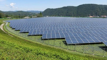 ÜNİVERSİTEDE YENİLENEBİLİR ENERJİ ATAĞI