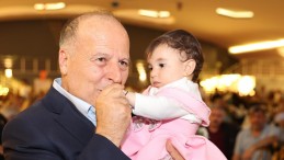 YÜREĞİR BELEDİYESİ’NDEN YENİ DOĞAN BEBEKLERE ‘HOŞ GELDİN’ HEDİYESİ