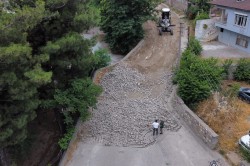 POZANTI BELEDİYESİ BÜYÜK YOL YENİLEME ÇALIŞMASI BAŞLATTI