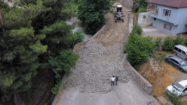 POZANTI BELEDİYESİ BÜYÜK YOL YENİLEME ÇALIŞMASI BAŞLATTI