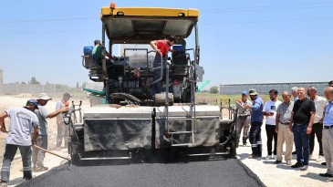 “YÜREĞİR’DE ASFALTSIZ YOL KALMAYACAK”