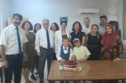 BALCALI ŞEVKAT EVİ OKUL SINIFINDA MİNİKLERİN KARNE SEVİNCİ