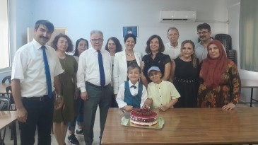 BALCALI ŞEVKAT EVİ OKUL SINIFINDA MİNİKLERİN KARNE SEVİNCİ