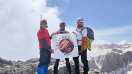 DAĞCILAR, ZİRVEDEN İNMİYOR…