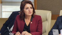 “1 MİLYON ÖĞRETMENİN SESİNİ DUYUN”