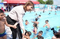 SEYHAN BELEDİYESİ YÜZME HAVUZLARI BÜYÜK BİR İLGİ GÖRÜYOR