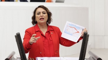 “ADANA ŞAKİRPAŞA HAVALİMANI’NIN KAPATILMASI BÜYÜK BİR MİLLİ SERVET KAYBIDIR”