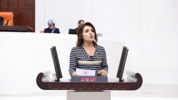 KIŞ: “ÜNİVERSİTE ÖĞRENCİLERİMİZİN BARINMA VE GEÇİNME SORUNLARINA ACİL ÇÖZÜM GEREKİYOR”