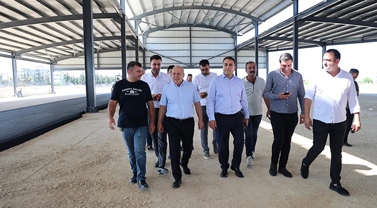 YÜREĞİR YENİ KAPALI SEMT PAZARINA KAVUŞUYOR