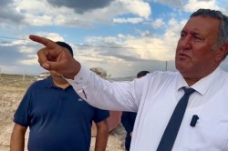 GÜRER: “2025 YILINDA BİTECEK DENİLEN HASTANENİN TEMELİ DAHİ ATILMADI”