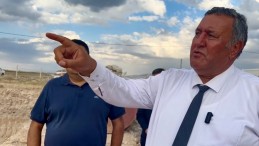 GÜRER: “2025 YILINDA BİTECEK DENİLEN HASTANENİN TEMELİ DAHİ ATILMADI”