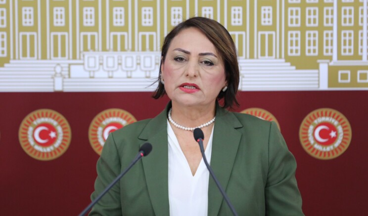 ÇOCUK BAYRAMINDA 740 BİN ÇOCUK YA ÇALIŞIYOR YA DA İŞ ARIYOR!