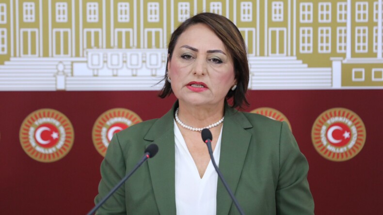 ÇOCUK BAYRAMINDA 740 BİN ÇOCUK YA ÇALIŞIYOR YA DA İŞ ARIYOR!