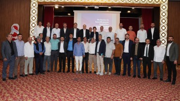 YÜREĞİR’İN GELECEĞİ İÇİN MUHTARLARLA BEYİN FIRTINASI